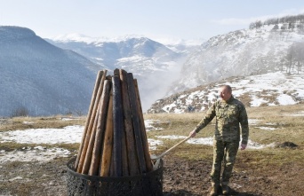 Aliyev, 28 yıl sonra işgalden kurtarılan Şuşa’da Nevruz ateşini yaktı