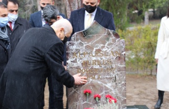 MHP lideri Bahçeli’den Alparslan Türkeş’in kabrine ziyaret