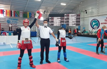 Kick Boks’ta Büyükşehirli sporcular kürsüde