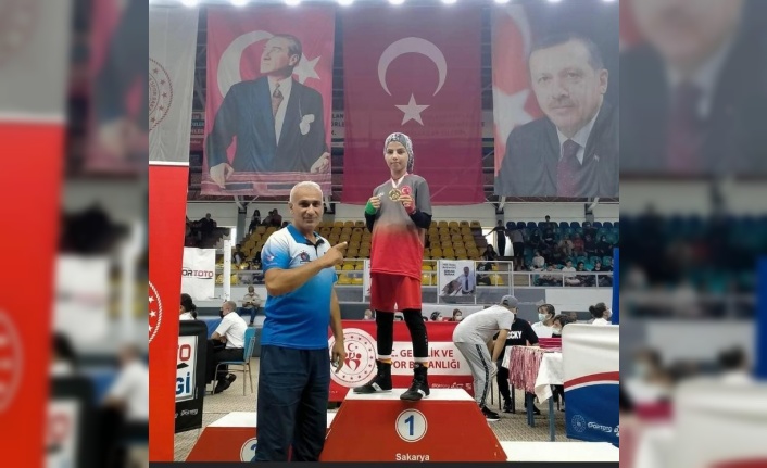 Başarılı minik boksör Rabia Eylül Duman, Avrupa’da Türkiye’yi temsil edecek!