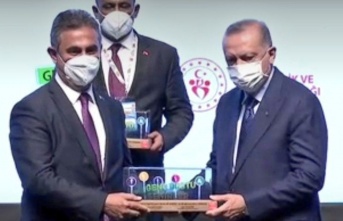 Erdoğan’dan Mamak Belediye Başkanı Murat Köse’ye gençlik ödülü