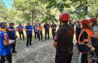 Herkes onu ormanda ararken bakın o nerede çıktı