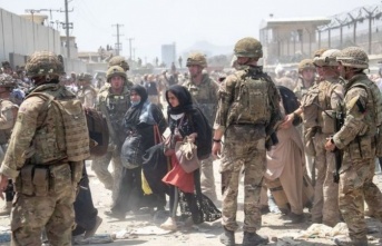 Kabil Havalimanı dışında meydana gelen izdihamda 7 Afgan hayatını kaybetti