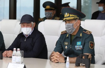 Kazakistan Savunma Bakanı Nurlan Yermekbayev istifa etti