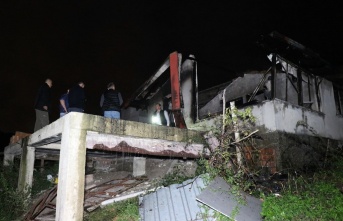 Alevler içerisinde kalan tek katlı evin içerisinde hayatını kaybetti