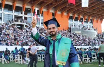 SUBÜ, 3 bin öğrencisini mezuniyet töreniyle uğurladı