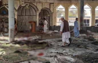 Afganistan'da cuma namazı esnasında bir camiye bombalı saldırı düzenlendi: 100 ölü, çok sayıda yaralı