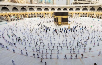 Suudi Arabistan'da Mescid-i Haram ve Mescid-i Nebevi, 17 Ekim'den itibaren tam kapasite ibadete açılıyor