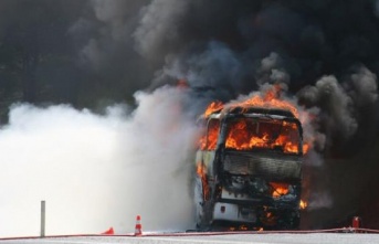 Bulgaristan'da alev alan yolcu otobüsünde 46 kişi yanarak öldü