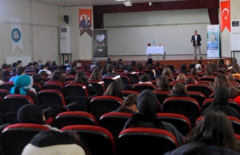 SAÜ İletişim Fakültesi Dekanı, sosyal medya ve dijital medyanın önemini vurguladı