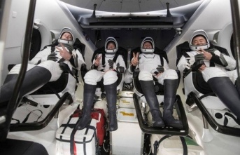 SpaceX yeniden uzaya 4 astronot gönderdi!