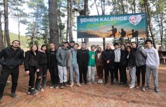 Adapazarı Belediye Başkanı Mutlu Işıksu Öğrencilerle Doğa Yürüyüşünde Buluştu