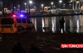 Aracını denize sürdü, hiçbir şey olmamış gibi sigarasını yakarak uzaklaştı