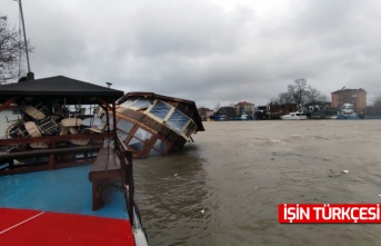 Şiddetli rüzgar ve yağmur tekneleri yan yatırdı