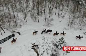 Karlar üstünde dört nala özgürlük