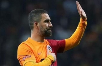 Arda Turan, futbolu bıraktığını açıkladı!