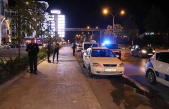 Serdivan'da kanlı hesaplaşma! AVM silahlı saldırı: 1 ölü 2 yaralı