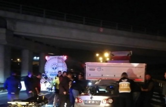 Ankara’da bir otomobil TIR’a arkadan ok gibi saplandı: 1 yaralı