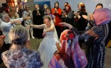 Pendik’te down sendromlu genç kızın düğün hayali gerçek oldu