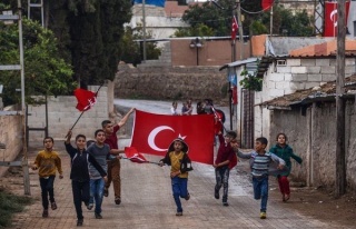 Türk askerini gören İdlib caddeleri al yıldızla...