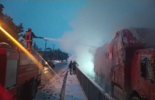 Sakarya'da pamuk yüklü kamyonda yangın çıktı!