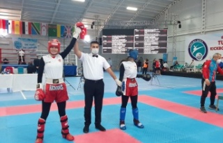 Kick Boks’ta Büyükşehirli sporcular kürsüde