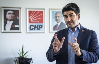 CHP'li Onursal Adıgüzel, sosyal medya düzenlemesine...