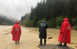 Sel Kastamonu’da hayatı durdurdu!