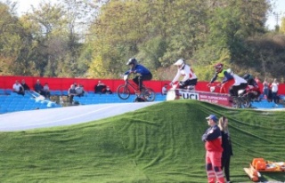 150 sporcunun iki teker üstündeki mücadelesi başladı