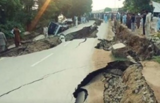 Pakistan'da 5,9 büyüklüğünde deprem meydana...