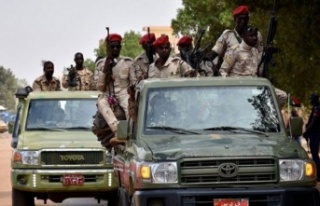 Sudan’da darbe girişimi: Bir grup asker başbakanı...