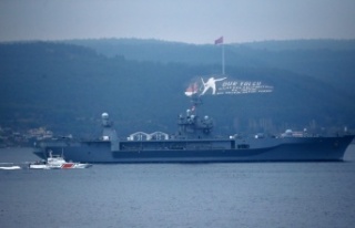 ABD'ye ait savaş gemisi Çanakkale Boğazı'ndan...