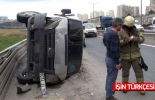 Tem Otoyolunda para yüklü zırhlı araç devrildi