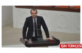 MHP'li milletvekili Saffet Sancaklı tabut taşırken...