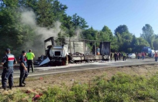 Anadolu Otoyolu’nda feci kaza: Sürücü, yanan...