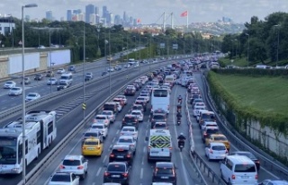 İstanbul’da bayram dönüşü trafik yoğunluğu...