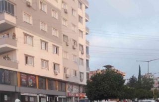 Kaza yapan otomobilde 2 kişi yaralandı
