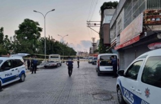 Adana’da silahlı saldırıya uğrayan motosikletli...