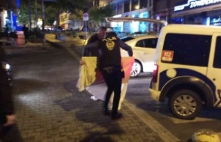 Çarşafa sarılı şüpheli paket polisi alarma geçirdi