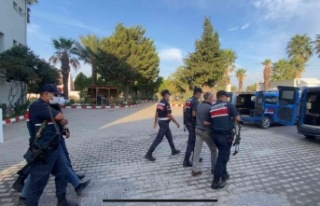 İzmir’de göçmen kaçakçılığı operasyonu:...