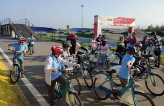 Çocuklar Ayçiçeği Bisiklet Vadisi’nde eğlenirken...