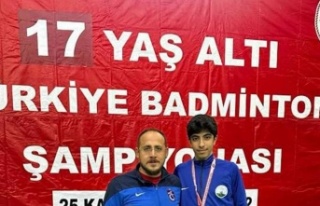 Osmangazili badmintoncudan altın madalya