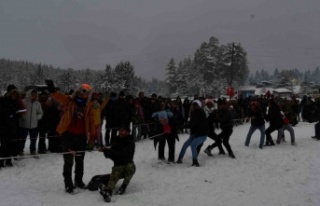 Yayla kış festivaline büyük ilgi: 10 bin kişi...