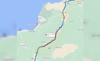 Karda kayan araçlar İstanbul yolunu trafiğe kapattı