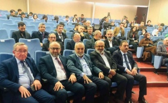 AK Parti’li başkanlar “Türkiye’yi Yarınlara Taşımak” konulu konferansa katıldı