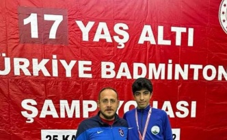 Osmangazili badmintoncudan altın madalya