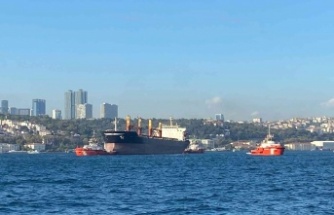 İstanbul Boğazı’nda Üsküdar sahilinde, vapur iskelesinin 100 metre açığında tehlike.