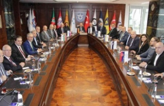 TFF Başkanı Büyükekşi, İzmirli kulüp başkanlarıyla buluştu