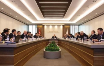 Bakan Özhaseki, bakanlık bürokratlarıyla ilk toplantısını gerçekleştirdi