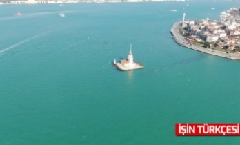 İstanbul Boğazı turkuaz renge büründü